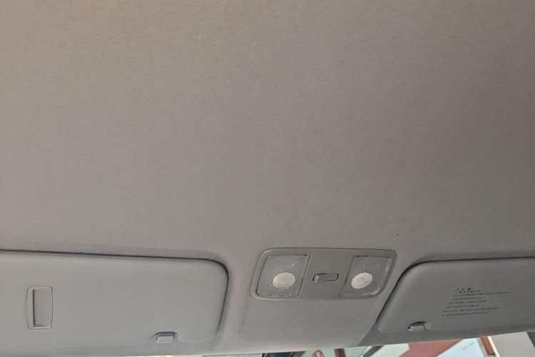 Used Hyundai Verna (older generation) 2014 1.4L Automatic Smart GLS Headliner