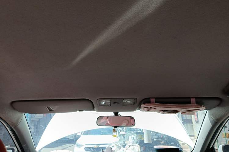 Used Hyundai Verna (older generation) 2014 1.4L Automatic Fashion GS Model Headliner