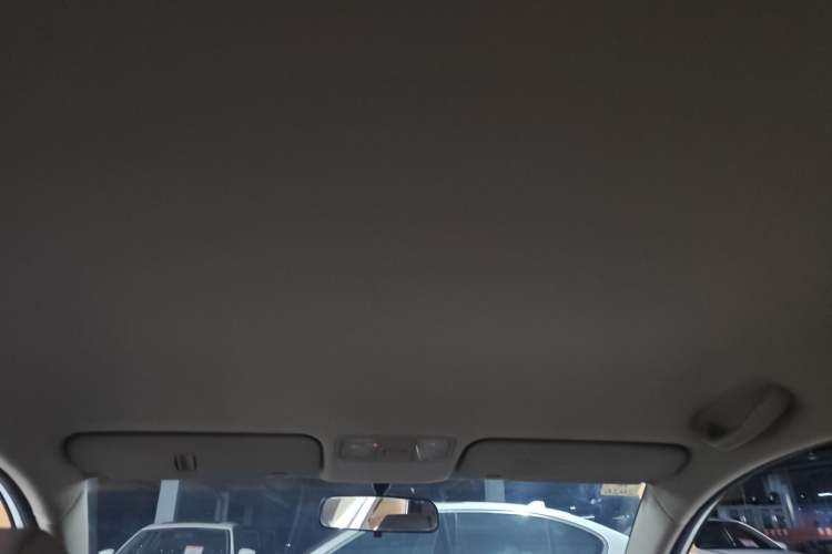 Used Hyundai Verna (older generation) 2014 1.4L Automatic Smart GLS Headliner