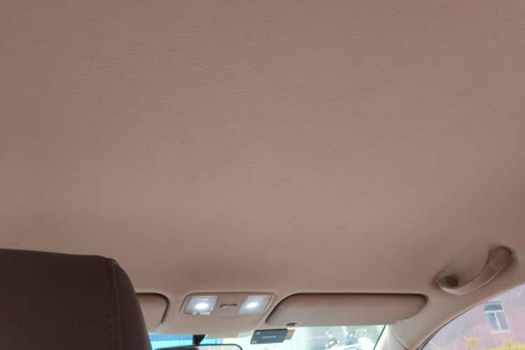 Used Hyundai Verna (older generation) 2014 1.4L Automatic Smart GLS Headliner