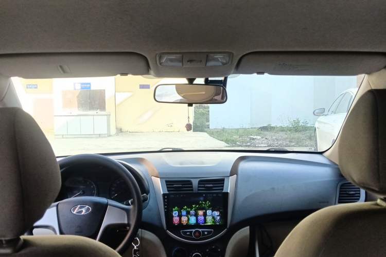 Used Hyundai Verna (older generation) 2014 1.4L Manual Smart GLS Trim Headliner
