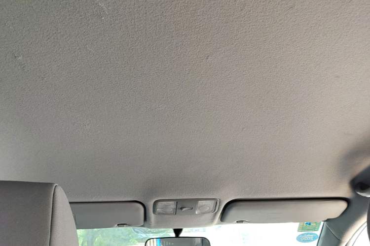 Used Hyundai Verna (older generation) 2014 1.4L Automatic Smart GLS Headliner