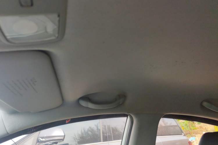 Used Hyundai Verna (older generation) 2014 1.4L Automatic Smart GLS Headliner
