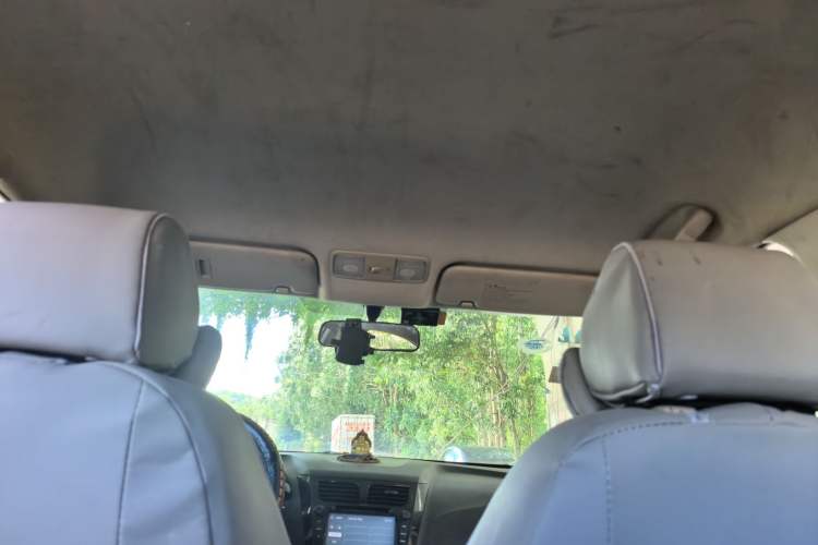 Used Hyundai Verna (older generation) 2014 1.4L Automatic Leading-Edge GLX Headliner