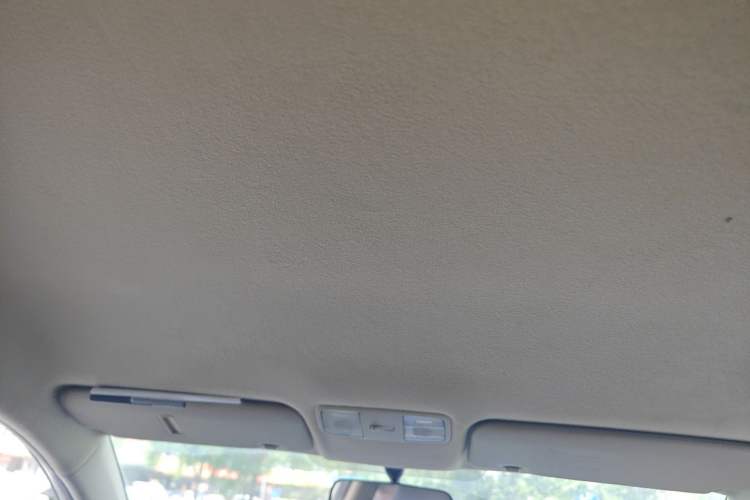 Used Hyundai Verna (older generation) 2014 1.4L Manual Smart GLS Trim Headliner