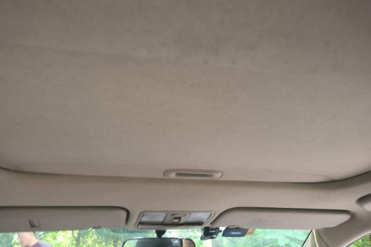 Used Hyundai Verna (older generation) 2014 1.4L Automatic Leading-Edge GLX Headliner