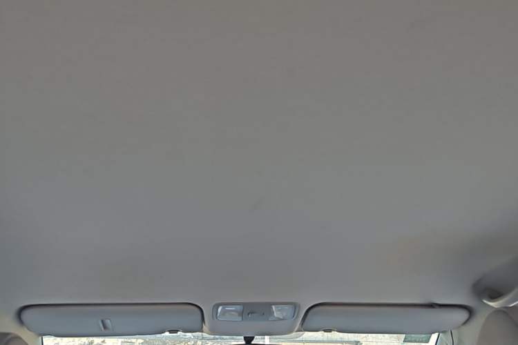 Used Hyundai Verna (older generation) 2014 1.4L Automatic Smart GLS Headliner