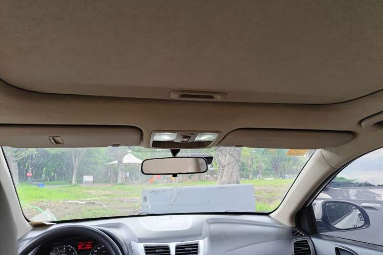 Used Hyundai Verna (older generation) 2014 1.4L Automatic Leading-Edge GLX Headliner