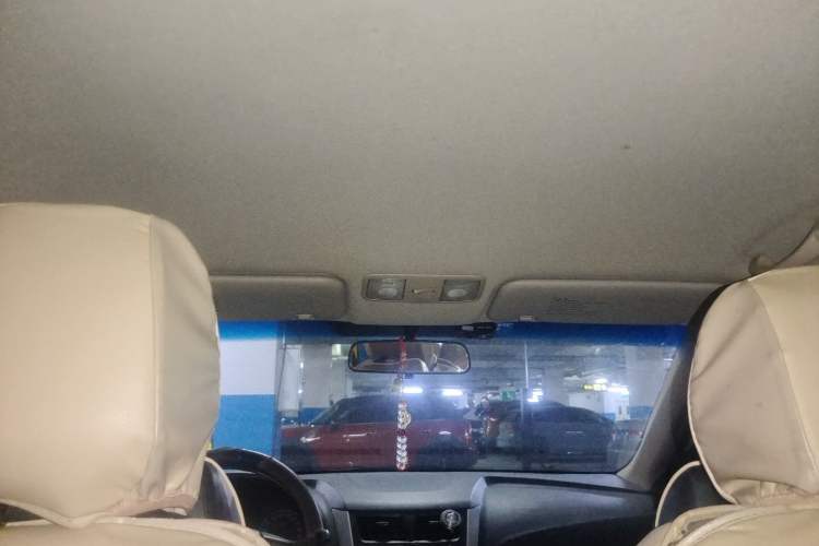 Used Hyundai Verna (older generation) 2014 1.4L Automatic Smart GLS Headliner