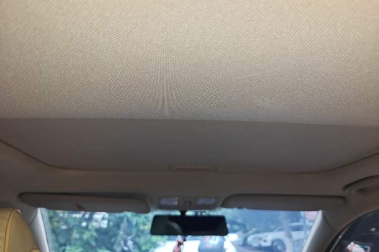 Used Hyundai Verna (older generation) 2014 1.4L Automatic Leading-Edge GLX Headliner