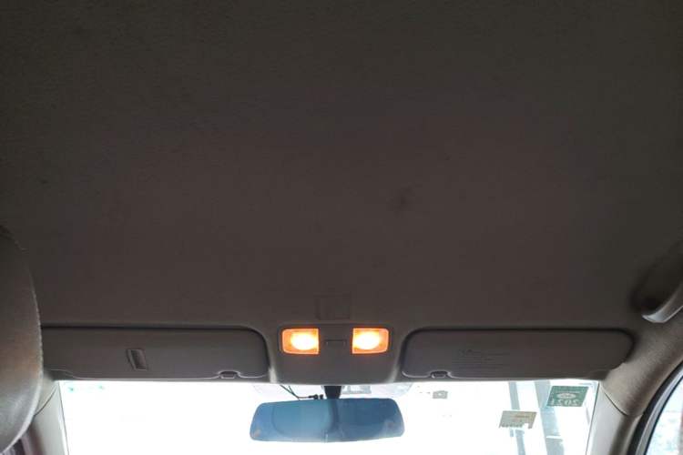 Used Hyundai Verna (older generation) 2014 1.4L Automatic Smart GLS Headliner