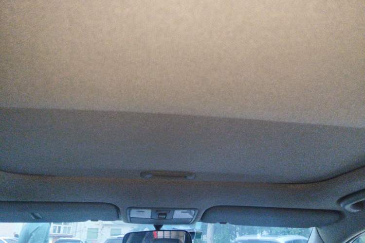 Used Hyundai Verna (older generation) 2014 1.4L Automatic Leading-Edge GLX Headliner