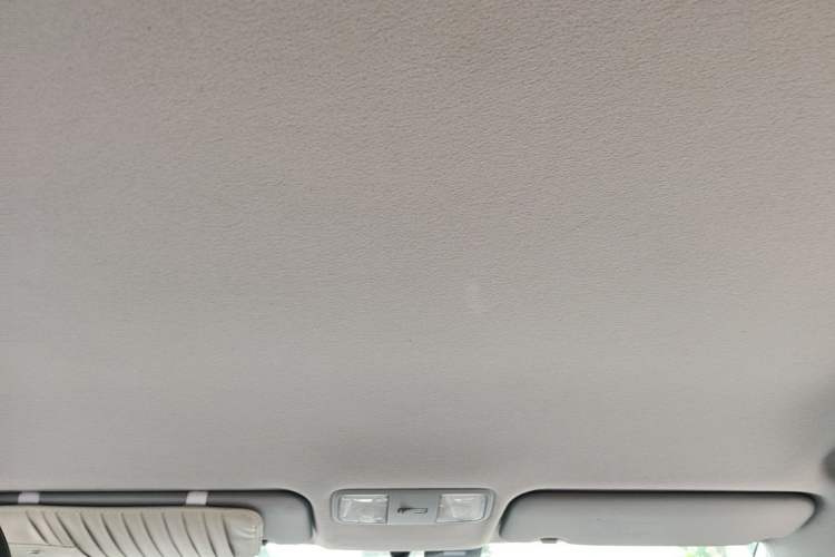 Used Hyundai Verna (older generation) 2014 1.4L Automatic Smart GLS Headliner