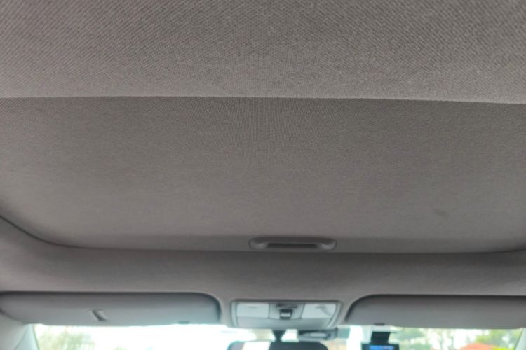 Used Hyundai Verna (older generation) 2014 1.4L Manual Top-Tier Model TOP Headliner