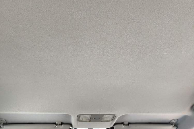 Used Hyundai Verna (older generation) 2014 1.4L Automatic Smart GLS Headliner