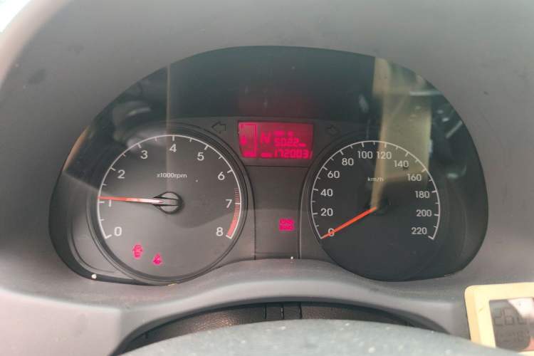 Used Hyundai Verna (older generation) 2014 1.4L Automatic Smart GLS Instrument Cluster
