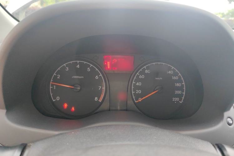 Used Hyundai Verna (older generation) 2014 1.4L Automatic Smart GLS Instrument Cluster