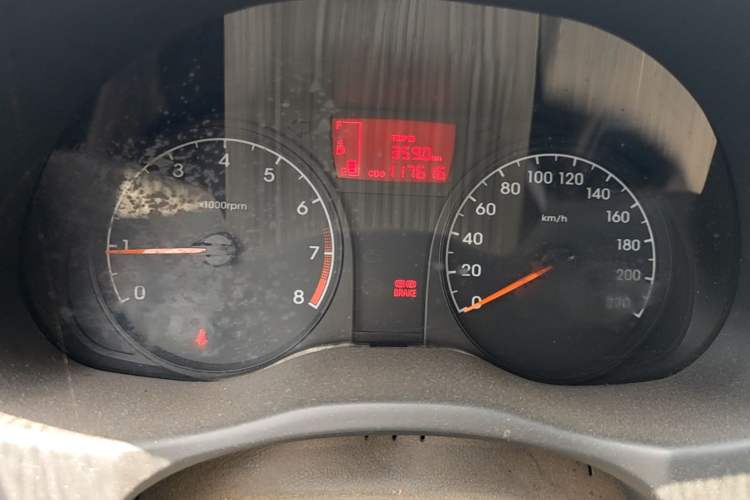 Used Hyundai Verna (older generation) 2014 1.4L Manual Smart GLS Trim Instrument Cluster