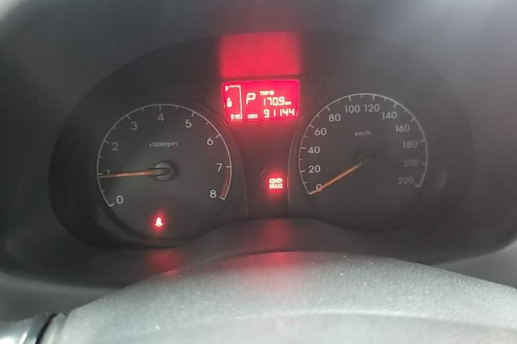 Used Hyundai Verna (older generation) 2014 1.4L Automatic Smart GLS Instrument Cluster