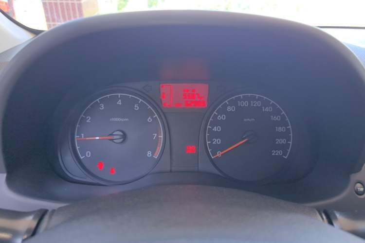 Used Hyundai Verna (older generation) 2014 1.4L Manual Smart GLS Trim Instrument Cluster