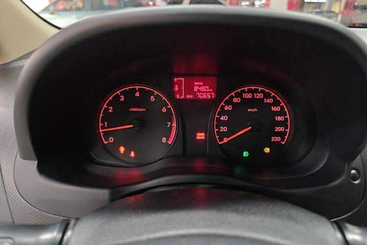 Used Hyundai Verna (older generation) 2014 1.4L Manual Smart GLS Trim Instrument Cluster