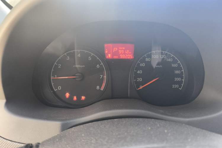 Used Hyundai Verna (older generation) 2014 1.4L Automatic Smart GLS Instrument Cluster