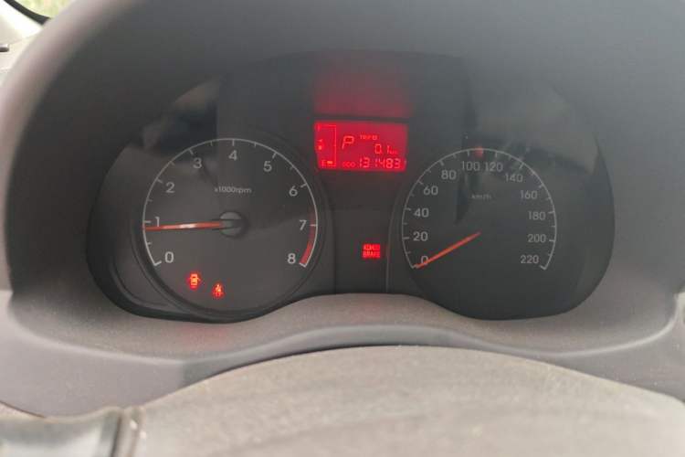 Used Hyundai Verna (older generation) 2014 1.4L Automatic Smart GLS Instrument Cluster