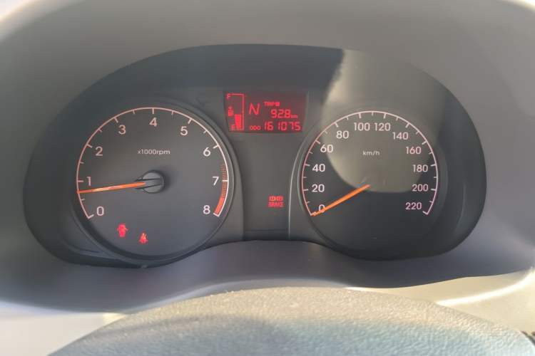 Used Hyundai Verna (older generation) 2014 1.4L Automatic Smart GLS Instrument Cluster