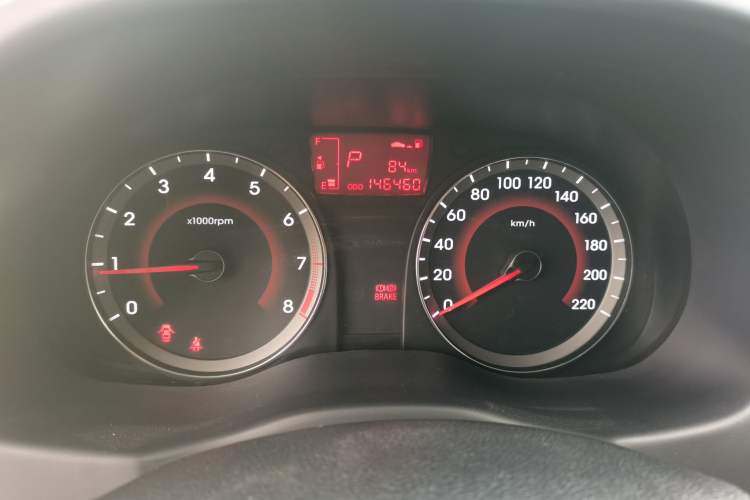 Used Hyundai Verna (older generation) 2014 1.4L Automatic Leading-Edge GLX Instrument Cluster