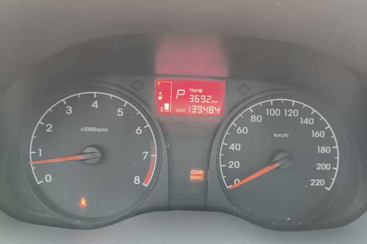 Used Hyundai Verna (older generation) 2014 1.4L Automatic Smart GLS Instrument Cluster