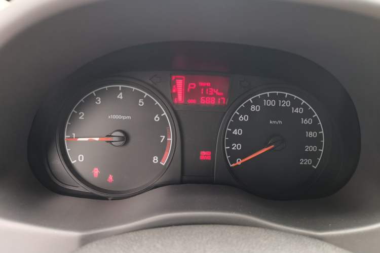 Used Hyundai Verna (older generation) 2014 1.4L Automatic Smart GLS Instrument Cluster