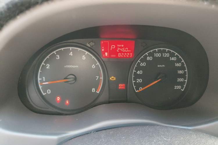 Used Hyundai Verna (older generation) 2014 1.4L Automatic Smart GLS Instrument Cluster