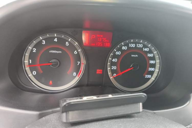 Used Hyundai Verna (older generation) 2014 1.4L Automatic Leading-Edge GLX Instrument Cluster