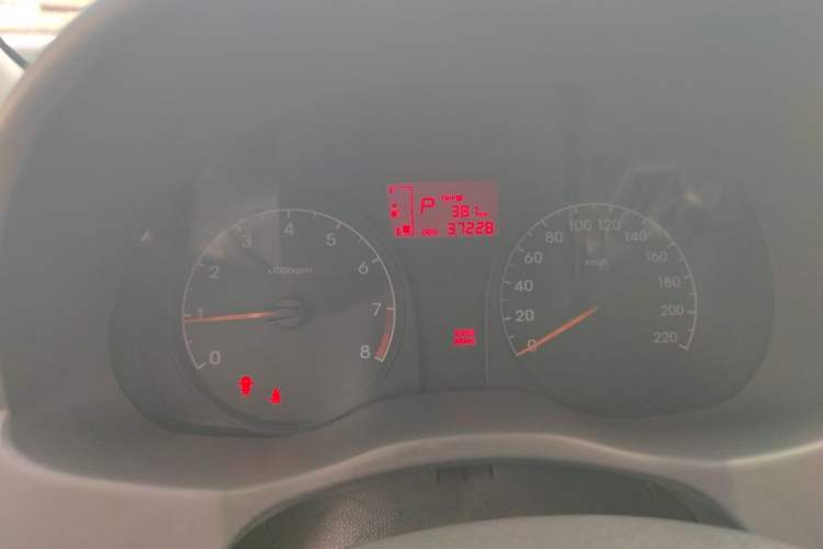 Used Hyundai Verna (older generation) 2014 1.4L Automatic Smart GLS Instrument Cluster