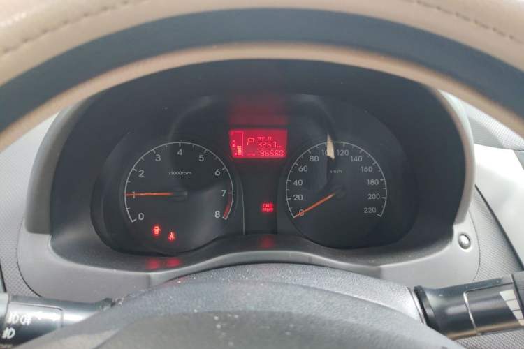 Used Hyundai Verna (older generation) 2014 1.4L Automatic Smart GLS Instrument Cluster