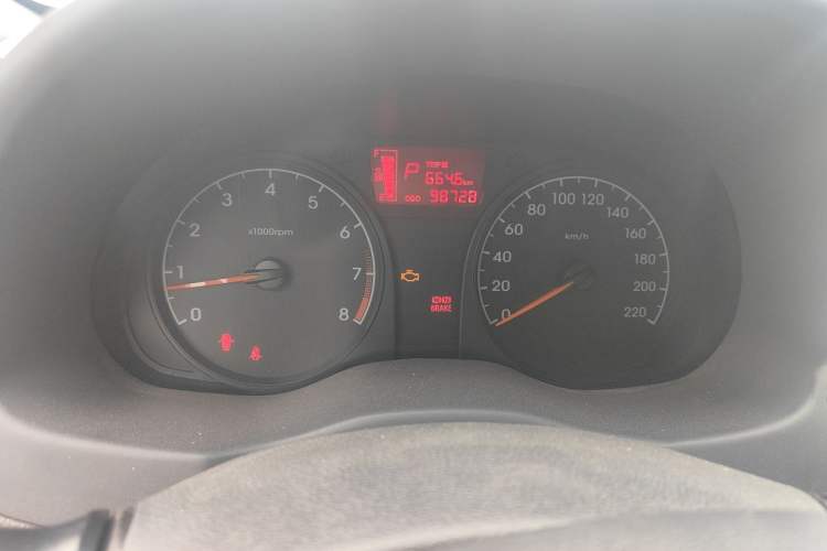Used Hyundai Verna (older generation) 2014 1.4L Automatic Smart GLS Instrument Cluster