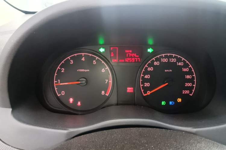 Used Hyundai Verna (older generation) 2014 1.4L Manual Smart GLS Trim Instrument Cluster