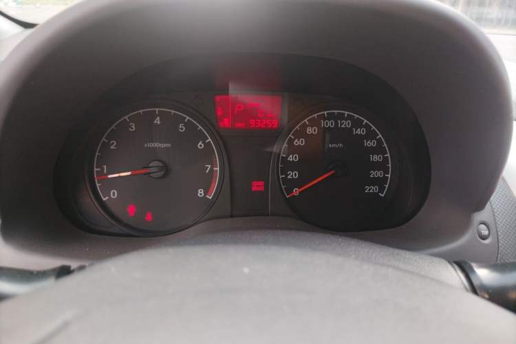 Used Hyundai Verna (older generation) 2014 1.4L Automatic Smart GLS Instrument Cluster