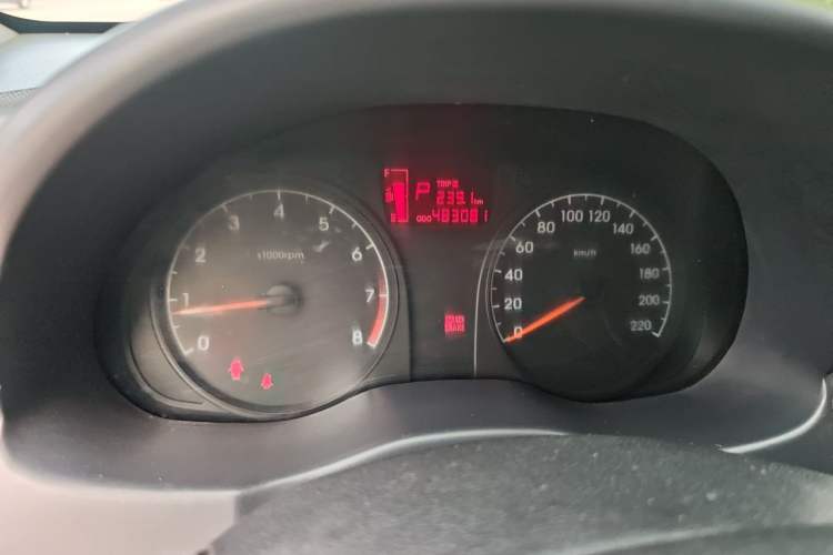 Used Hyundai Verna (older generation) 2014 1.4L Automatic Smart GLS Instrument Cluster