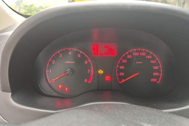 Used Hyundai Verna (older generation) 2014 1.4L Manual Smart GLS Trim Instrument Cluster