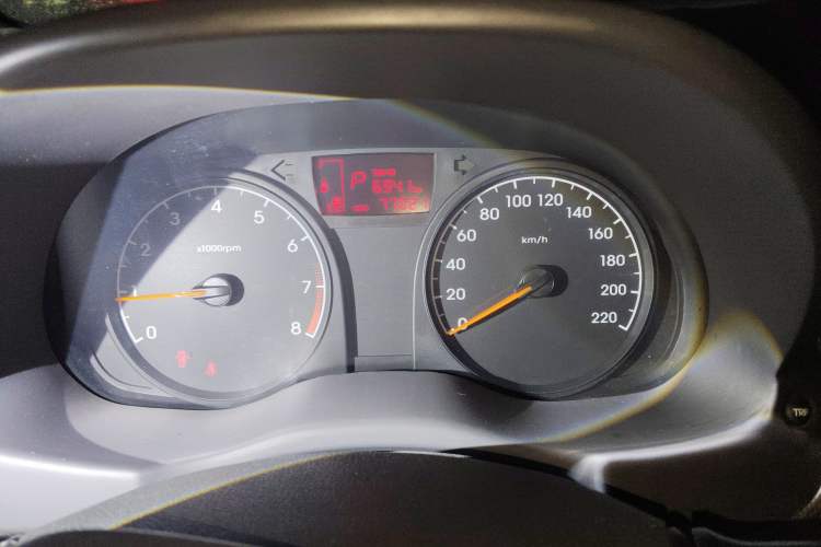 Used Hyundai Verna (older generation) 2014 1.4L Automatic Smart GLS Instrument Cluster