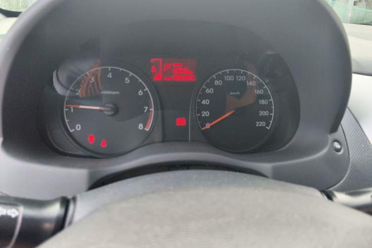 Used Hyundai Verna (older generation) 2014 1.4L Automatic Smart GLS Instrument Cluster