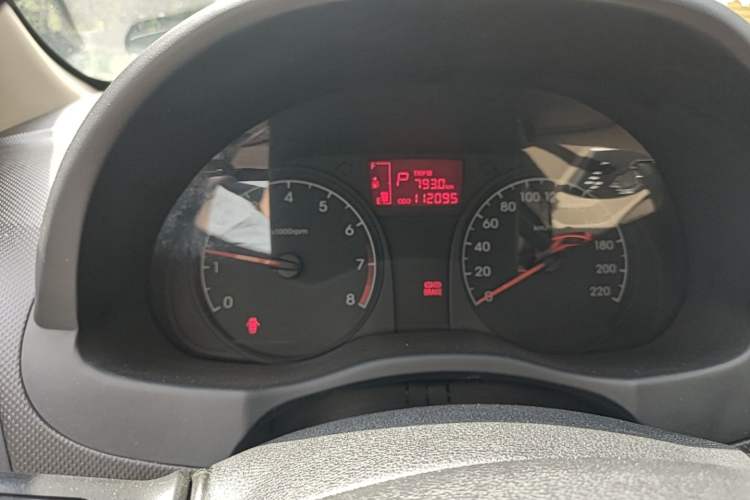 Used Hyundai Verna (older generation) 2014 1.4L Automatic Smart GLS Instrument Cluster