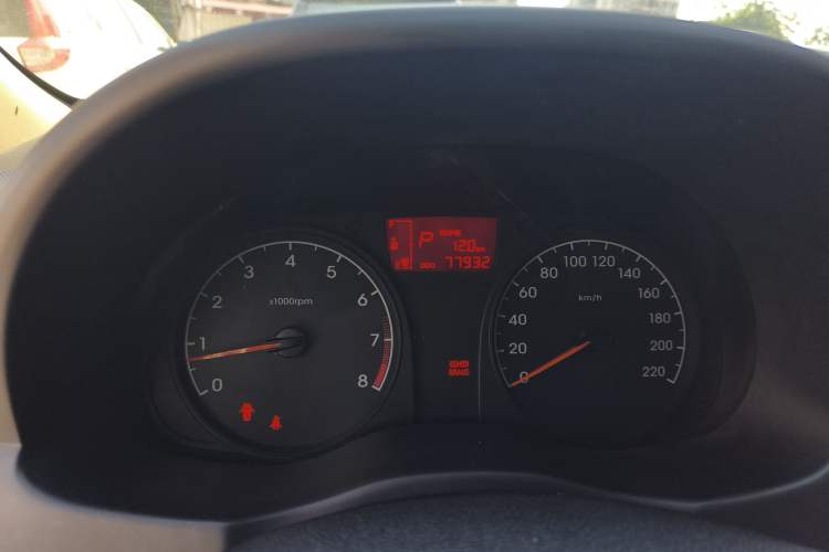 Used Hyundai Verna (older generation) 2014 1.4L Automatic Smart GLS Instrument Cluster