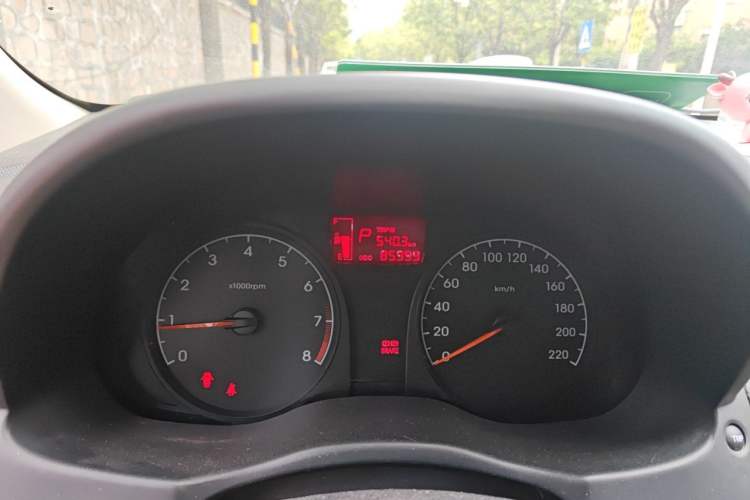 Used Hyundai Verna (older generation) 2014 1.4L Automatic Smart GLS Instrument Cluster