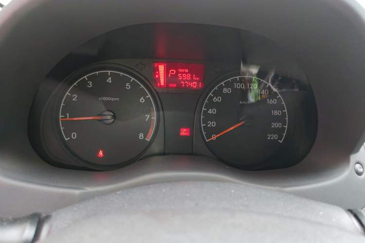 Used Hyundai Verna (older generation) 2014 1.4L Automatic Smart GLS Instrument Cluster