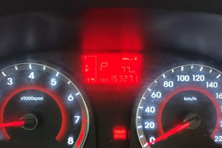 Used Hyundai Verna (older generation) 2014 1.4L Automatic Leading-Edge GLX Instrument Cluster