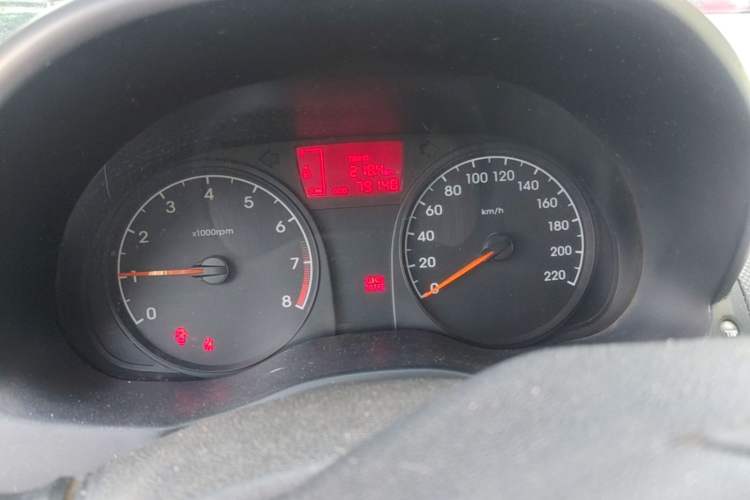 Used Hyundai Verna (older generation) 2014 1.4L Manual Smart GLS Trim Instrument Cluster