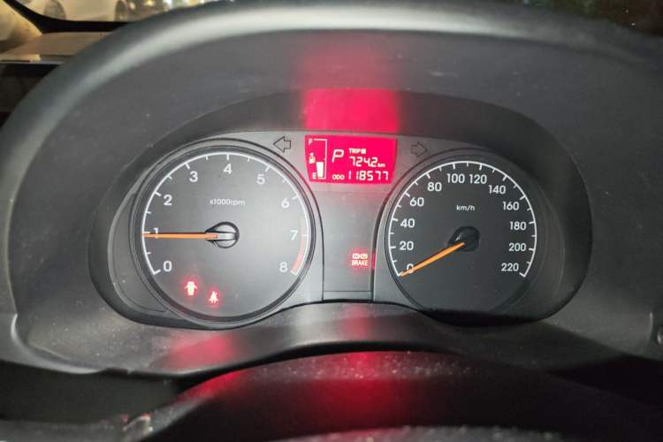 Used Hyundai Verna (older generation) 2014 1.4L Automatic Smart GLS Instrument Cluster