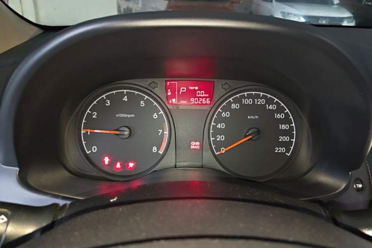 Used Hyundai Verna (older generation) 2014 1.4L Automatic Smart GLS Instrument Cluster